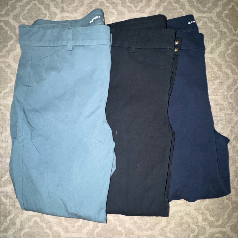 Lot of 3 Pairs of Old Navy Women's Pixie Pants in Green, Black, and Navy